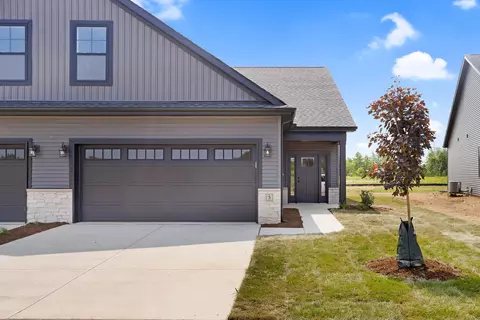 5 Prairie Trl, Monticello, IL 61856