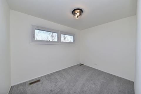 404 Geneva Pl, Wheaton, IL 60187 photo 10
