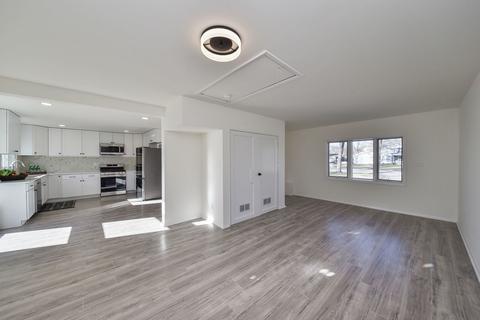 404 Geneva Pl, Wheaton, IL 60187 photo 8