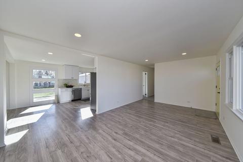 404 Geneva Pl, Wheaton, IL 60187 photo 3