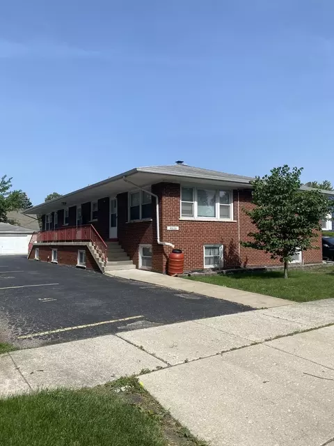 4616 Grove Ave, Forest View, IL 60402