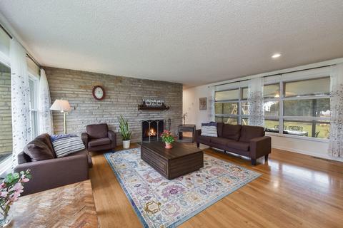215 Wakeman Ave, Wheaton, IL 60187 photo 4