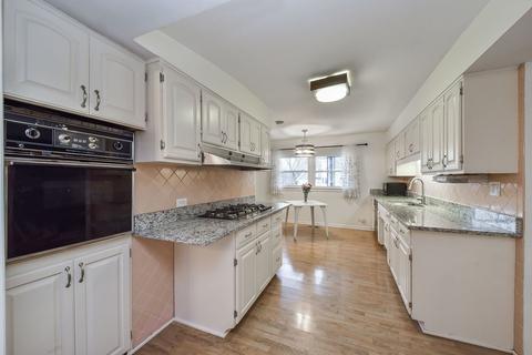 215 Wakeman Ave, Wheaton, IL 60187 photo 6