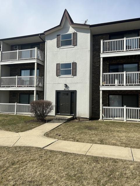 207 Gregory St #17, Aurora, IL 60504 photo 1