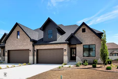 16490 Kayla Dr, Lemont, IL 60439