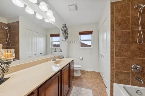 1386 Fox Path Ln, Hoffman Estates, IL 60192 photo 25