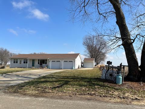 15750 Bishop Rd, Morrison, IL 61270 photo 3