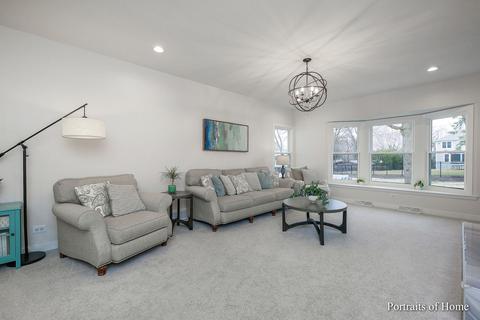 1019 Crest St, Wheaton, IL 60189 photo 4
