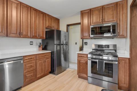 823 Schiller St, Itasca, IL 60143 photo 4