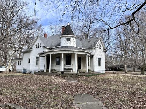 403 E 3rd St, Brocton, IL 61917 photo 1
