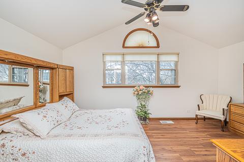 643 Sutton Ct, Wheeling, IL 60090 photo 27