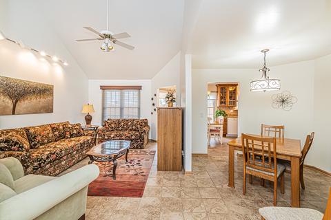 643 Sutton Ct, Wheeling, IL 60090 photo 5