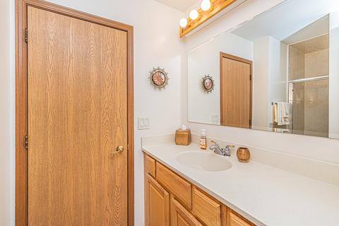 643 Sutton Ct, Wheeling, IL 60090 photo 32
