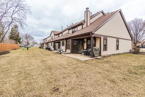 643 Sutton Ct, Wheeling, IL 60090 photo 2