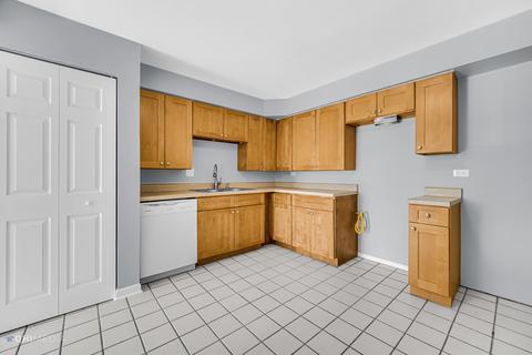 258 E Bailey Rd #J, Naperville, IL 60565 photo 8