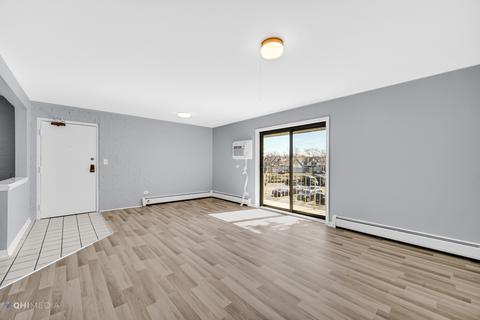 258 E Bailey Rd #J, Naperville, IL 60565 photo 3