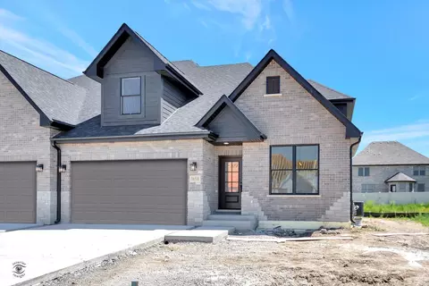 16481 Kayla Dr, Lemont, IL 60439