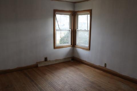 304 E Van Buren St, Ohio, IL 61349 photo 9