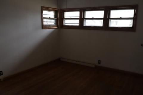 304 E Van Buren St, Ohio, IL 61349 photo 10