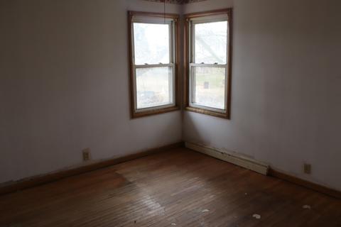 304 E Van Buren St, Ohio, IL 61349 photo 8