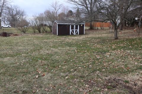 304 E Van Buren St, Ohio, IL 61349 photo 3