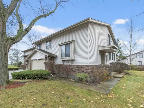 18600 Golfview Dr, Hazel Crest, IL 60429 photo 1