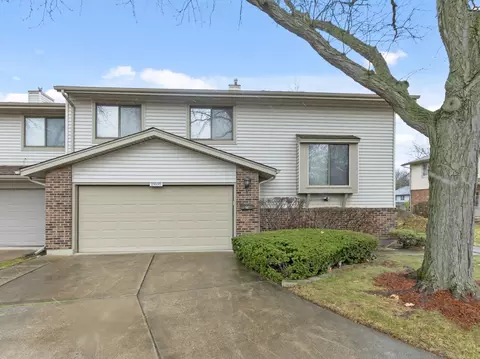 18600 Golfview Dr, Hazel Crest, IL 60429 photo 2