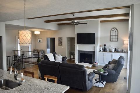807 Table Rock Cir, Normal, IL 61761 photo 5