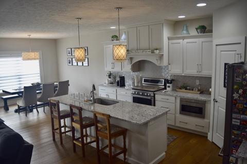 807 Table Rock Cir, Normal, IL 61761 photo 6