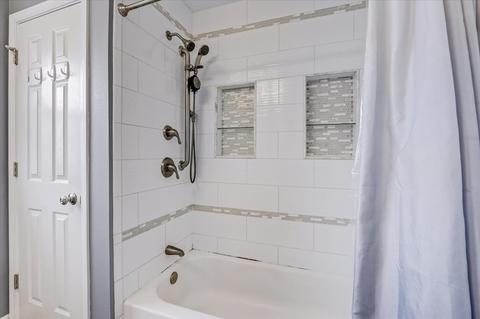 132 Ambleside Rd, Des Plaines, IL 60016 photo 18