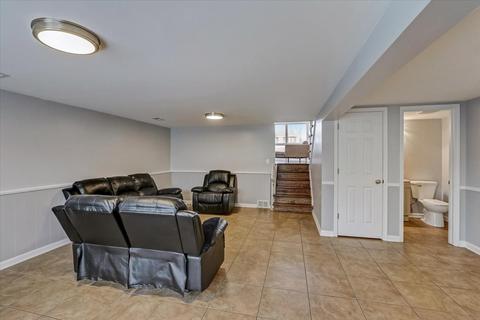132 Ambleside Rd, Des Plaines, IL 60016 photo 20