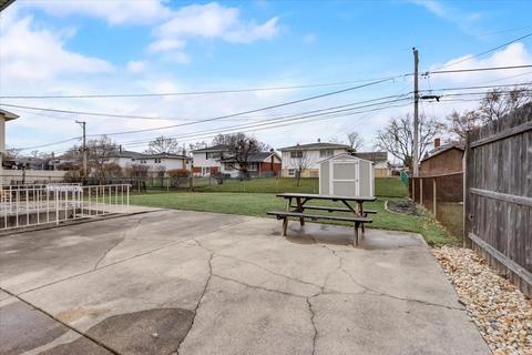 132 Ambleside Rd, Des Plaines, IL 60016 photo 24