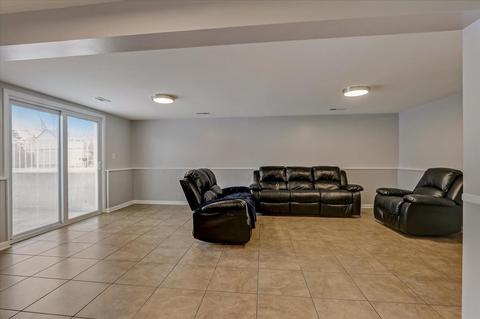 132 Ambleside Rd, Des Plaines, IL 60016 photo 21