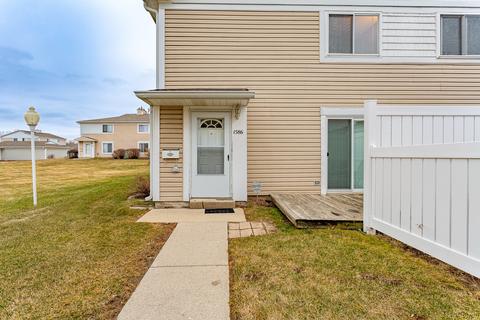 1586 Cornell Cir, Hoffman Estates, IL 60169 photo 2