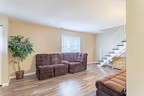 1586 Cornell Cir, Hoffman Estates, IL 60169 photo 3