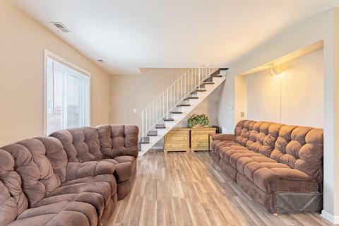 1586 Cornell Cir, Hoffman Estates, IL 60169 photo 4