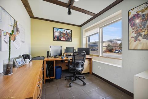 560 E Cass St, Joliet, IL 60432 photo 9