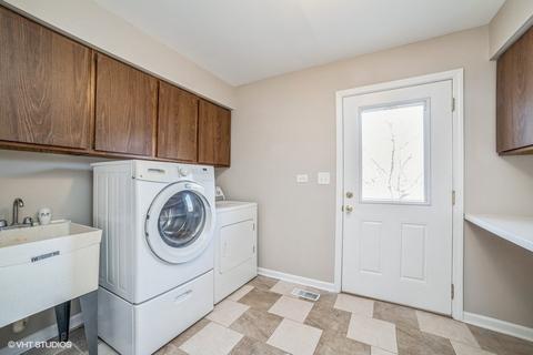 29 W440 Mercury Ct, Bartlett, IL 60103 photo 9