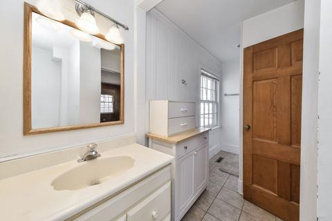 411 E Jefferson Ave, Wheaton, IL 60187 photo 11