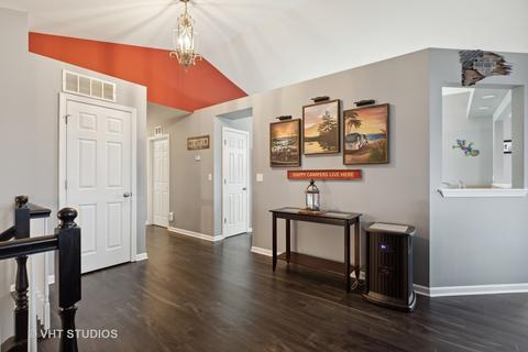 5216 Cobblers Xing, Mchenry, IL 60050 photo 2