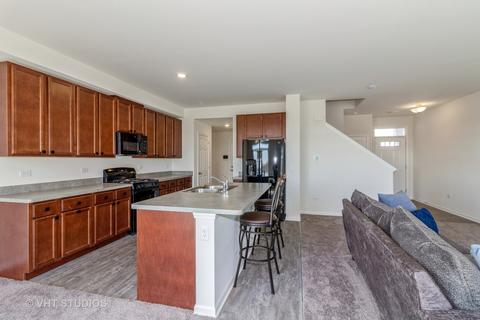 12633 S Potomac Dr, Plainfield, IL 60585 photo 2