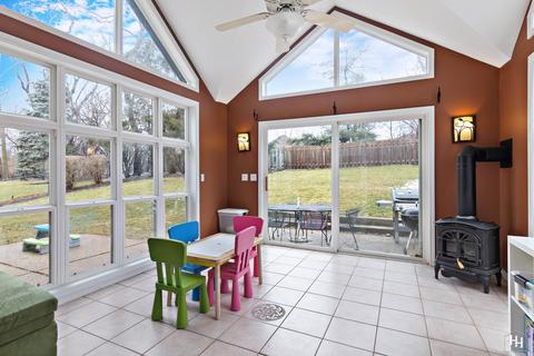 355 Hillhurst Dr, Cary, IL 60013 photo 6