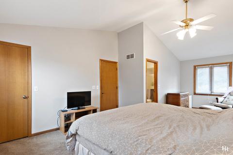 355 Hillhurst Dr, Cary, IL 60013 photo 16