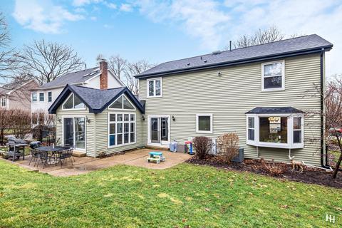 355 Hillhurst Dr, Cary, IL 60013 photo 3