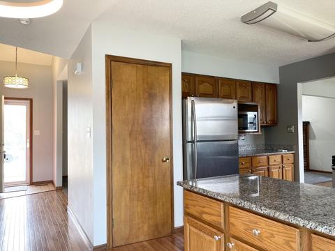 683 Woodstock Ln, Bourbonnais, IL 60914 photo 14
