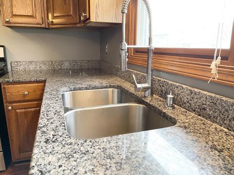 683 Woodstock Ln, Bourbonnais, IL 60914 photo 9