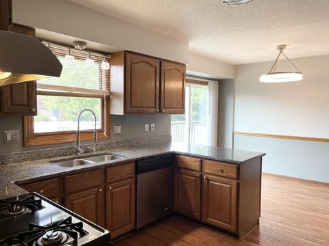 683 Woodstock Ln, Bourbonnais, IL 60914 photo 7