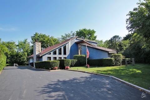 1300 Minard Ln, Green Oaks, IL 60048