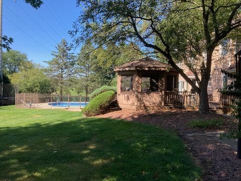 8648 Heather Dr, Burr Ridge, IL 60527 photo 4