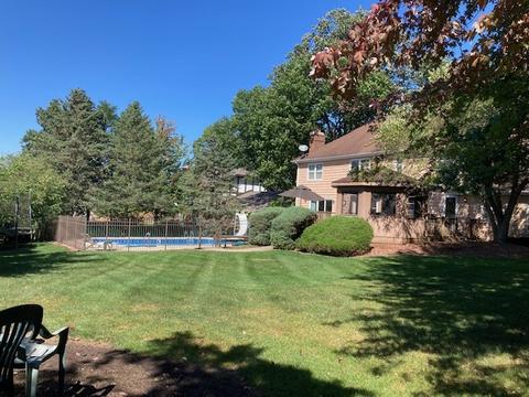 8648 Heather Dr, Burr Ridge, IL 60527 photo 3